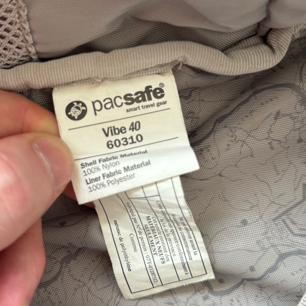 Pacsafe Vibe 40L Travel Backpack - Picture 6 of 6